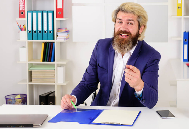 Office work. Smiling businessman in office. Happy bearded man in suit. Business expert. - 写真・画像