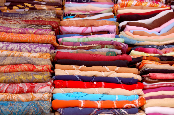 Al mercado textil de la Medina de Túnez - Túnez
 - Foto, Imagen