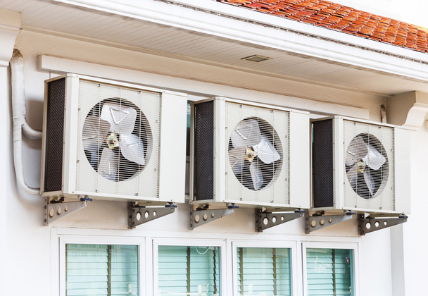 Air conditioner installatie - Foto, afbeelding