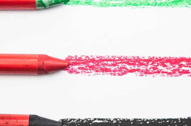 Colorido de giz pastel - Material escolar - material de arte - lápis sobre papel - Foto, Imagem