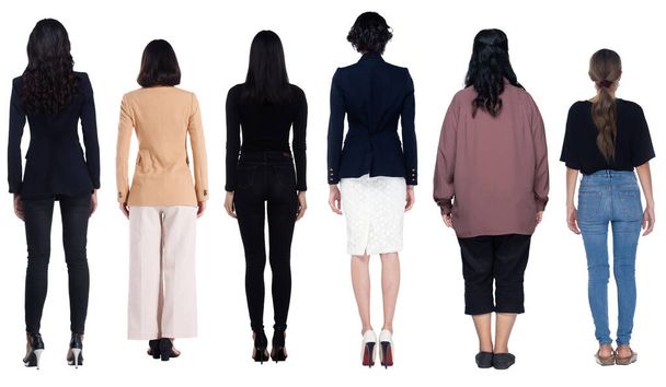 全身の長さ図20代の多様性30代アジアの女性カジュアルライフスタイル、ビジネス、イブニングドレスなど、多くの多様性のキャリア。女性は背を向ける背景色を背に立ち、白い背景が孤立 - 写真・画像