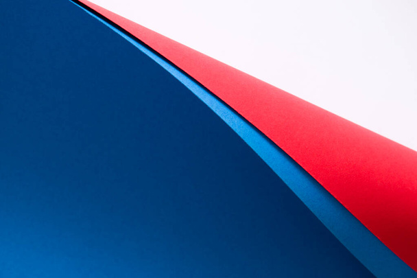 Fondo de papel abstracto de color rojo, blanco y azul 3d, fondo de pantalla, folleto - Foto, imagen