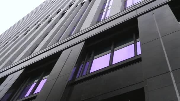 Les fenêtres vitrées du bâtiment de grande hauteur à Tokyo Japon - Séquence, vidéo