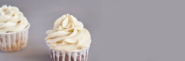 Milky cream cupcake. Birthday sweet bakery. Cookies. Yummy dessert - Фото, зображення