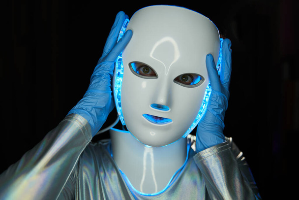 Futurisztikus robot portréja. A jövőbeli technológia koncepciója. - Fotó, kép