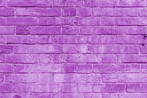 Violetti tiili rakennuksen seinään. Modernin ullakon sisätilat. Suunnittelun taustaa - Valokuva, kuva