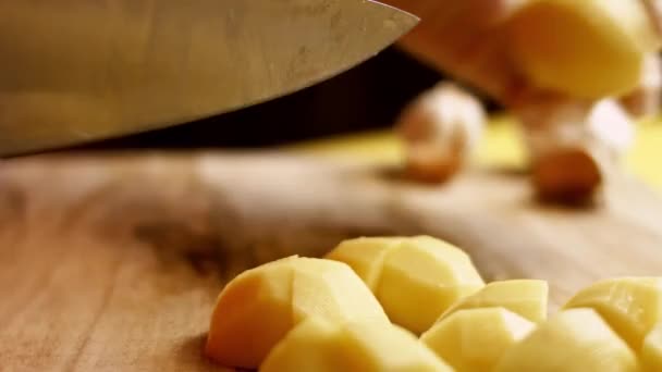 Як зробити кремову картоплю з Чеддаром. Рецепт 4k. Ідіть на 4 легкі кроки - Кадри, відео