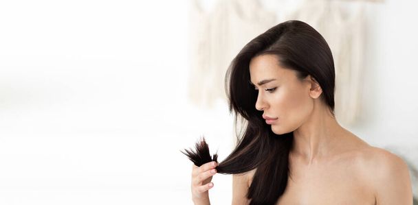 Ξηρά, εύθραυστα μαλλιά, διαφήμιση, beauty bloggers συμβουλεύει για σαμπουάν και βάλσαμο - Φωτογραφία, εικόνα