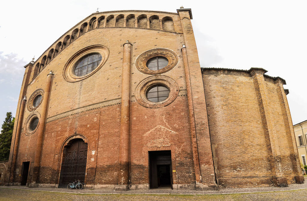 Cremona, Lombardy 'deki Agostiniana Kilisesi' ne bakın. - Fotoğraf, Görsel