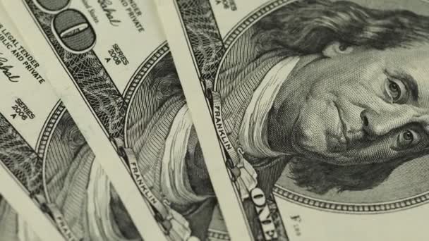 Dólares americanos y billetes de cien dólares se cierran - Metraje, vídeo