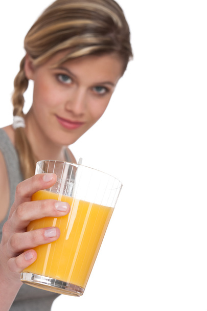 gezonde levensstijl serie - vrouw met glas sinaasappelsap - Foto, afbeelding