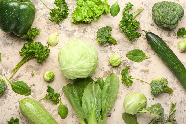 Verduras frescas sobre fondo grunge - Foto, Imagen