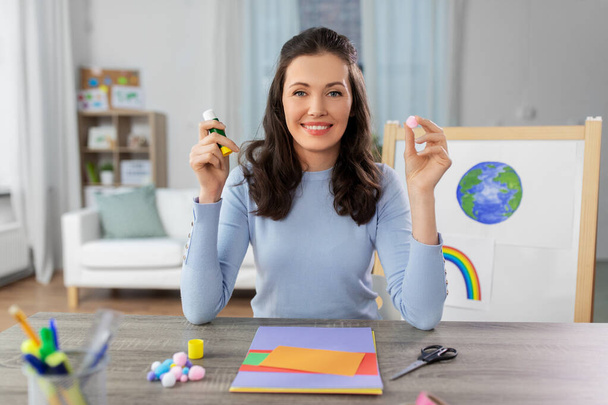 teacher having online class of arts and crafts - Photo, Image