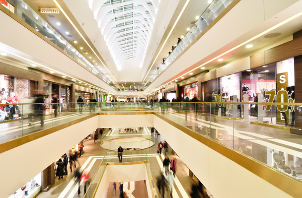 Vista panorámica de un centro comercial moderno
 - Foto, Imagen