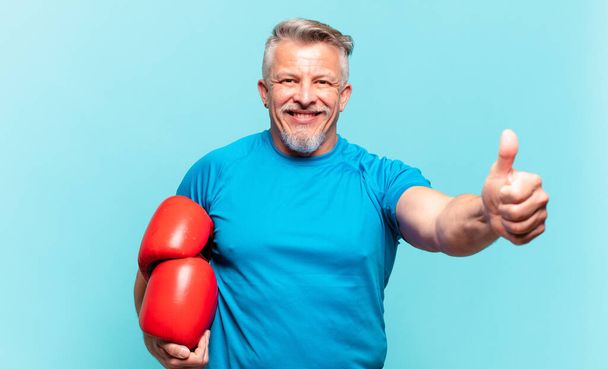 senior handsome man boxing - Photo, image