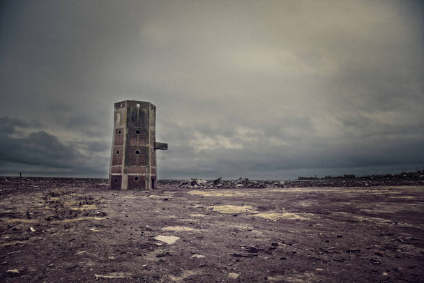 ancienne construction d'une tour abandonnée - Photo, image