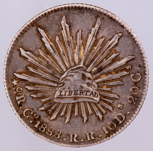 1888 Cumhuriyet Mexicana 10D Libertad 8 Reales madeni parası - Fotoğraf, Görsel