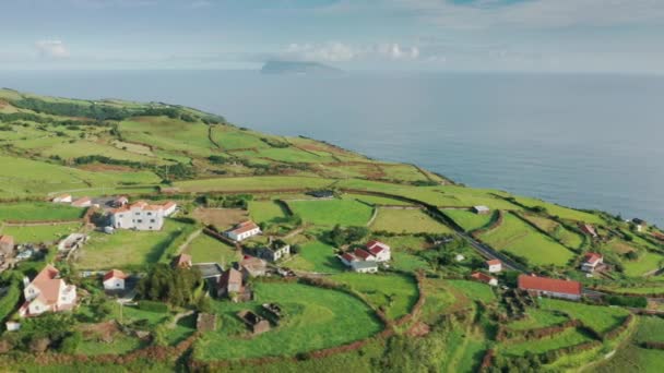 Casa do Gato Tomasin kylä Floresin saarella, Azoreilla, Portugalissa, Euroopassa - Materiaali, video