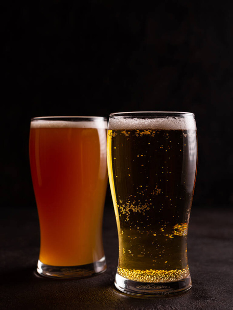 Two glasses of cold beer on the table - Foto, Imagem