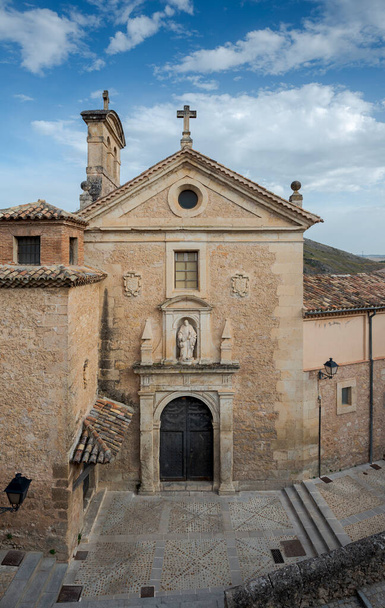 Façade du couvent de l'Ordre Carmélite Déchaux, dans la ville de Cuenca, Espagne - Photo, image