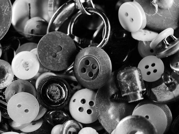 Çeşitli yedek kıyafet düğmeleri koleksiyonu. Makro. DOF - Fotoğraf, Görsel