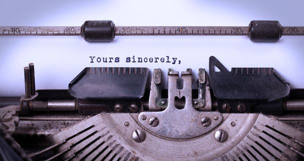 Régi typewriter által végrehajtott évjárat felirat - Fotó, kép