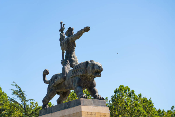 Пам "ятник у місті Ґорі (штат Джорджія). - Фото, зображення