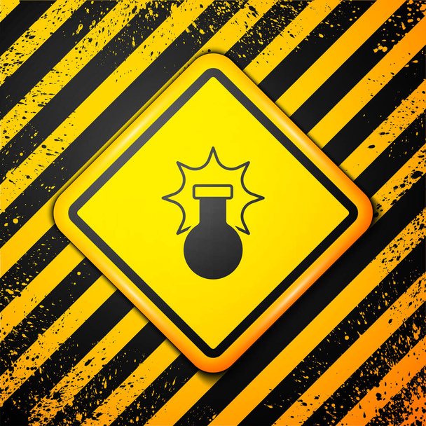 Black Chemical deneyi, sarı arka planda izole edilmiş şişe ikonundaki patlama. Test tüpünde kimyasal patlama. Uyarı işareti. Vektör. - Vektör, Görsel