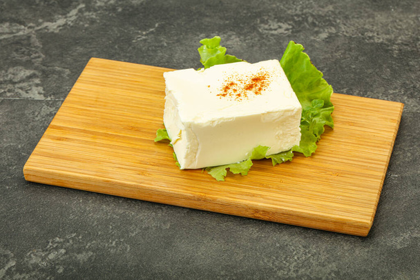 Традиционный мягкий сыр фета - Фото, изображение