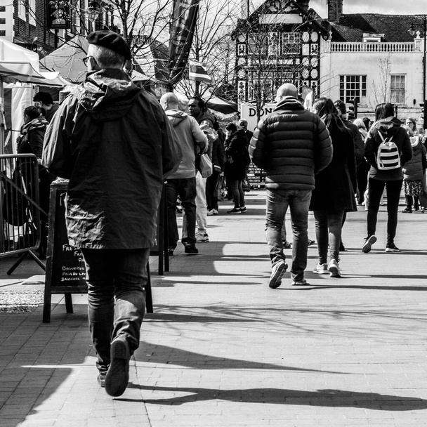 Epsom Surrey London UK, April 5 2021, Group Or Crowd Of People Or Shoppers In An Open Outdoor Market - Φωτογραφία, εικόνα