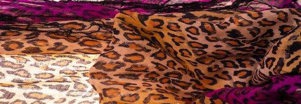 шовково-коричнева червона тканина з леопардовим принтом. Легкий шовк з леопардовим принтом ідеально впишеться у ваш дизайн, виглядає стильно і не вульгарно! Текстура, фон, візерунок
 - Фото, зображення