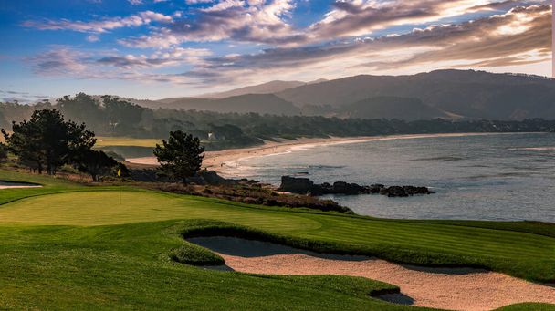 Näkymä Pebble Beach golfkentälle, reikä 4, Monterey, Kalifornia, Yhdysvallat - Valokuva, kuva