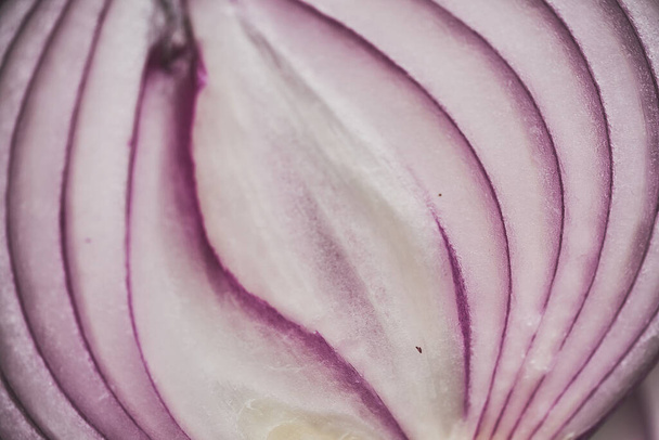 Close up pattern texture of red onion cut for background. Macro shot - Foto, Imagen
