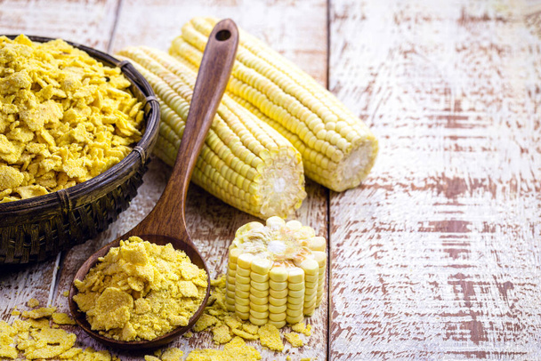 Brezilya mutfağında malzeme olarak kullanılan Brezilya mısır unu tanecikleri. - Fotoğraf, Görsel
