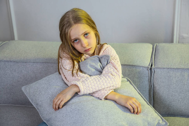Little girl boring staying at home - Valokuva, kuva