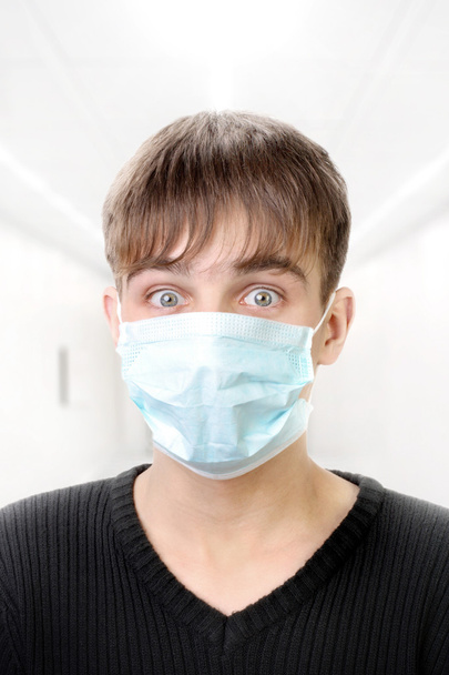 Teenager in Flu Mask - Foto, Imagen