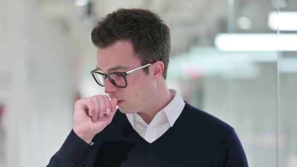 Sick Young Businessman Coughing, Throat Sore - Foto, afbeelding