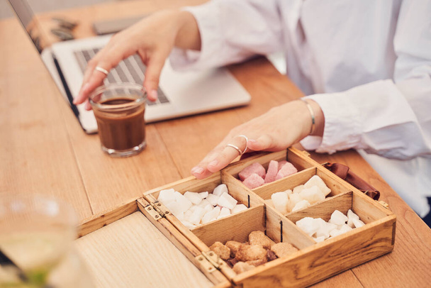 Different types of sugar for coffee - 写真・画像