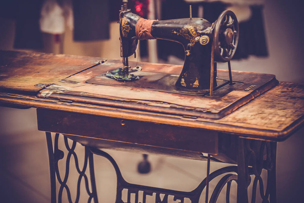 Old Vintage Antique German Sewing Machine - Zdjęcie, obraz