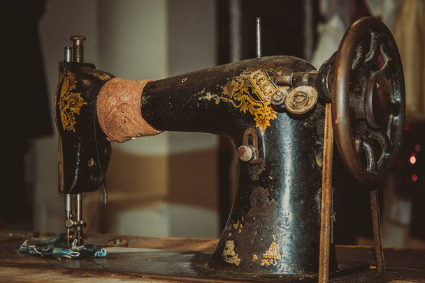 Old Vintage Antique German Sewing Machine - Foto, afbeelding
