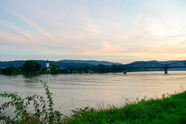 Uitzicht op de Donau in Oostenrijk - Foto, afbeelding