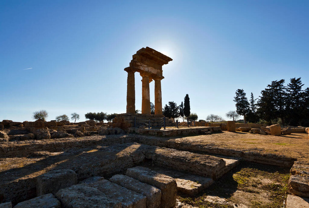 Italia, Sicilia, Agrigento, Valle de los Templos Griegos, Castore y Templo Polluce (Templo de Hera) - Foto, imagen
