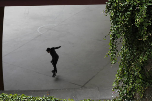 Skating in the park - Фото, изображение