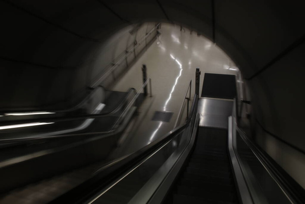 Интерьер станции метро - Фото, изображение