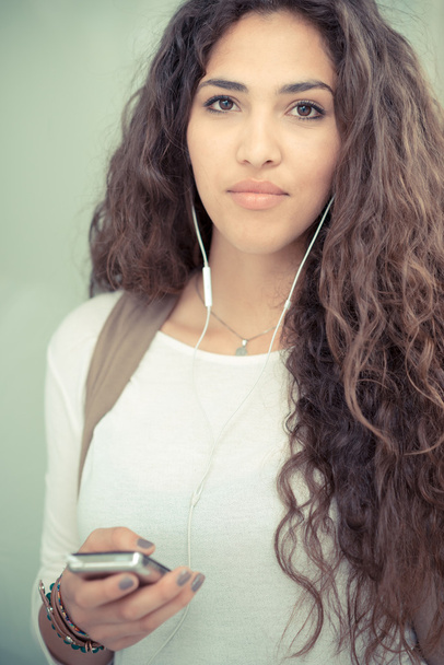 Beautiful curly long brunette hair moroccan woman - Foto, immagini