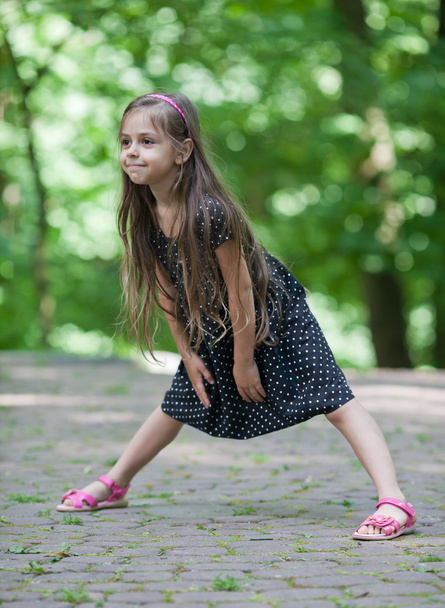Little girl dancing - Φωτογραφία, εικόνα