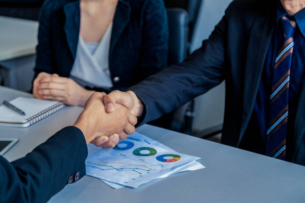 Business people handshake agreement in office. - Foto, Imagem