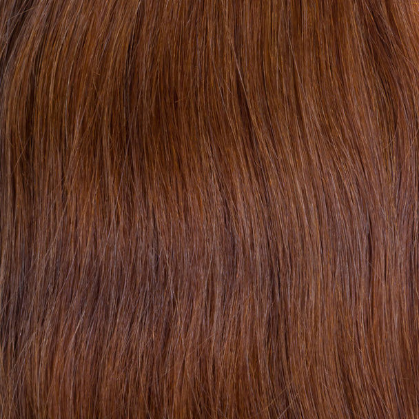 Parrucca di capelli umani su un manichino. Vista posteriore. Bruna. Capelli lisci - Foto, immagini