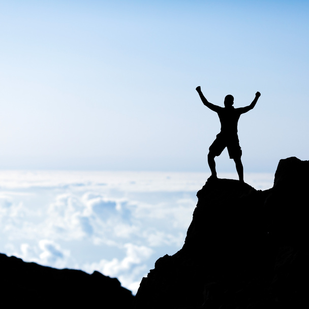 silhueta homem de sucesso, escalada em montanhas
 - Foto, Imagem