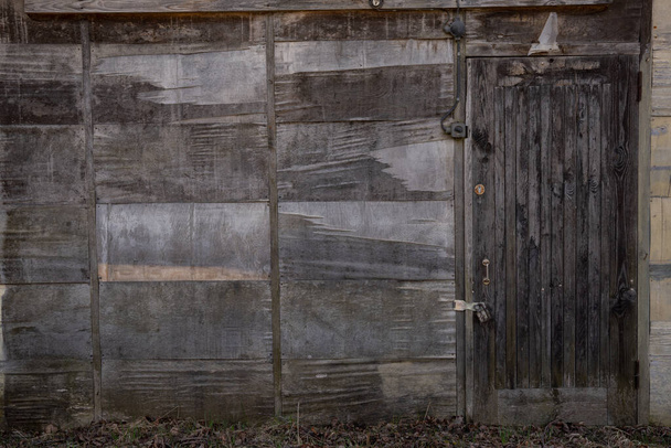 # Kapısı olan eski ahşap cephe # - Fotoğraf, Görsel